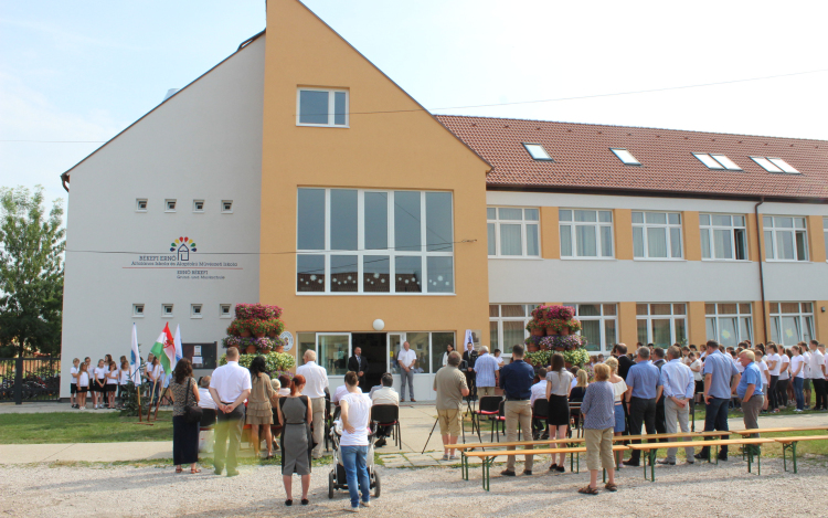 TOP projekt keretében megújult a Rajkai Békefi Ernő Általános Iskola épülete