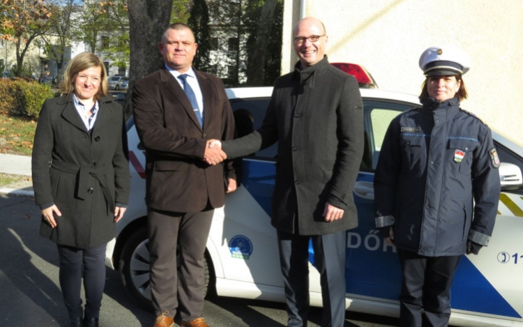 A Német Szövetségi Rendőrség összekötő tisztje ellátogatott a hegyeshalmi határátkelőhelyre