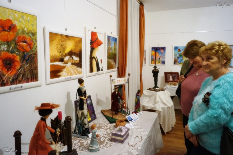 Tárlat megnyitó a levéli kultúrházban  
