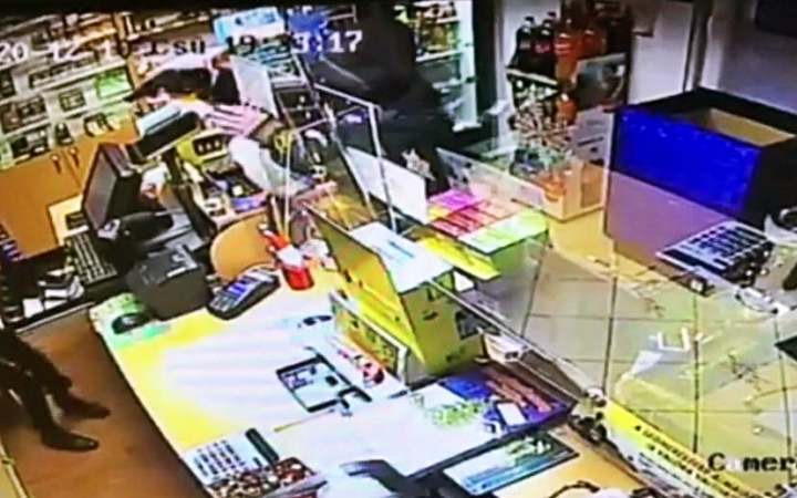 Fegyverrel akart dohányboltot rabolni - videó 