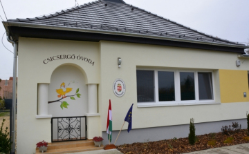 Átadták a felújított Csicsergő Óvodát Máriakálnokon