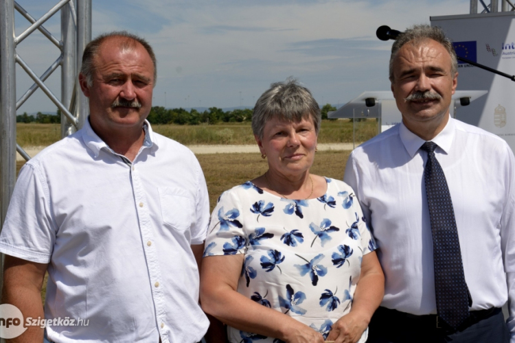Határmenti összekötő utak épülnek Várbalog és Rajka térségében