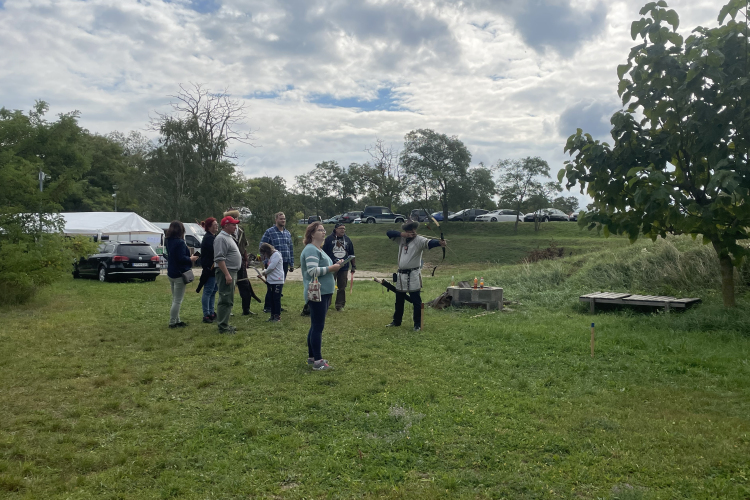 Nyolcvanezer forinttal támogatták a Példa Egyesületet a levéli íjászok