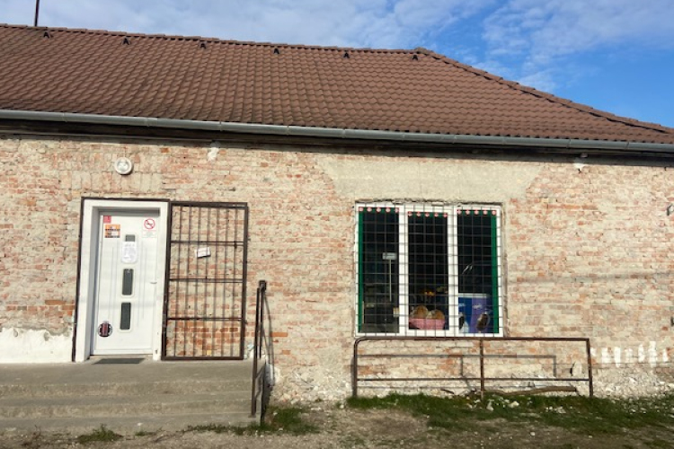 Alig, hogy kinyitottak, tűz ütött ki a papréti kisboltban