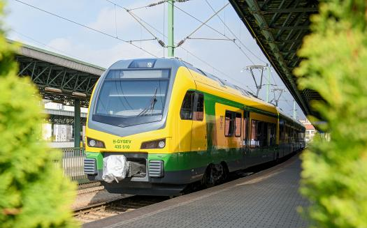 Újra járnak a vonatok a vonalszakaszokon