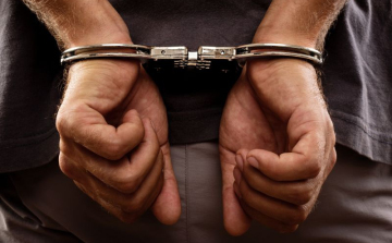 Igazoltatás közben bukott meg két férfi akik a munkahelyükről loptak