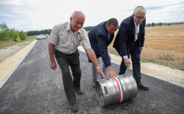 Egy út, több céllal - 140 millió forintos útfelújítás Abdán