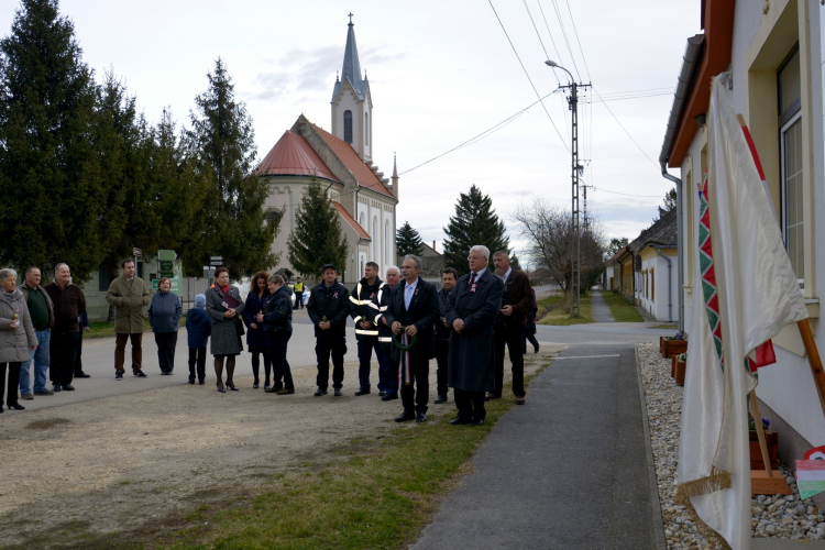 Ünnepi megemlékezés Mecséren - képgalériával