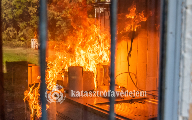 Súlyosan megsérült egy 4 éves kislány Újrónafőn, megpróbált begyújtani otthon