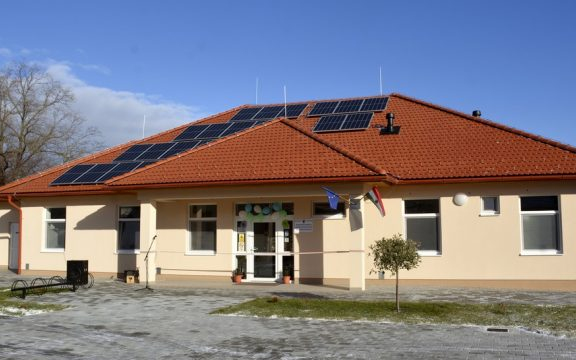 Új bölcsődét adtak át Mosonszentmiklóson