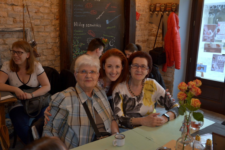 Beszélgetés Kiss Tündével a Győri Kotyogós Cafeban